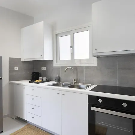 Kasomouli93- Vibrant Renov 2br Space In The Heart Apartment *