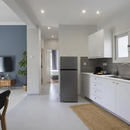 Apartment Kasomouli93- Vibrant Renov 2br Space In The Heart